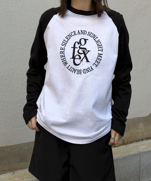 KOBE LETTUCE(コウベレタス)の「ロゴ刺しゅうラグランロンT(Tシャツ/カットソー・レディース・ホワイト×グレー/ホワイト×ネイビー/ホワイト×ブラック・M)」の4枚目の写真