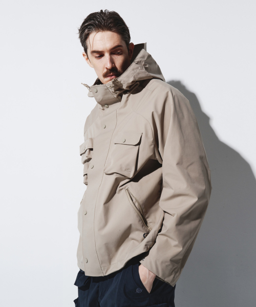 KALAPATTHAR(カラパタール)の「OUTPOCKET RAGLAN SHORTS WINDBREAKER - BEIGE(ナイロンジャケット・メンズ・その他・LARGE/MEDIUM)」の1枚目の写真