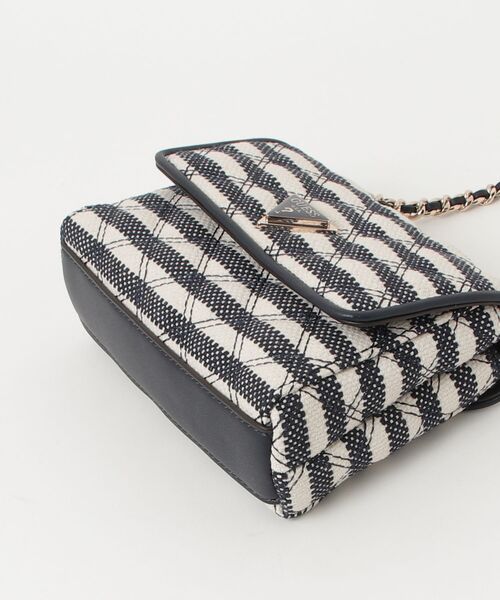 Guess（ゲス）の「GIULLY II Mini Convertible Flap（ショルダーバッグ・レディース・ネイビー・ONE SIZE）」の15枚目の写真