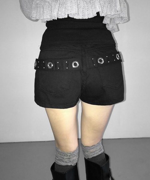 THEAIRTOWN(ジエアタウン)の「1733 back slop shorts(その他パンツ・レディース・ホワイト/ブラック・MEDIUM/SMALL)」の3枚目の写真