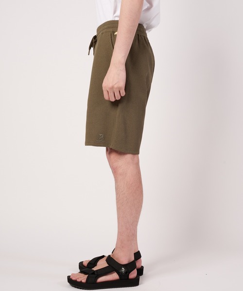 Arnold Palmer(アーノルドパーマー)の「タウン&レジャー シェア ショートパンツ(その他パンツ・レディース・カーキ/ブラック・M/LL/L/S)」の16枚目の写真