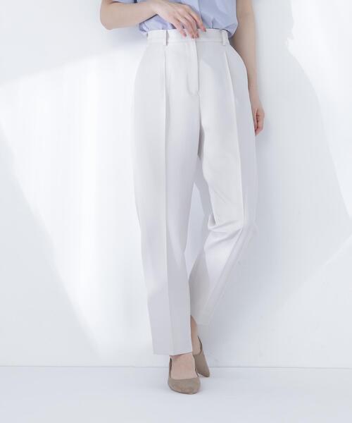 NATURAL BEAUTY BASIC(ナチュラルビューティーベーシック)の「撥水テーパードパンツ(その他パンツ・レディース・オフホワイト/ブラック・MEDIUM/SMALL)」の2枚目の写真