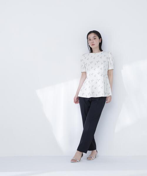 NATURAL BEAUTY BASIC(ナチュラルビューティーベーシック)の「撥水テーパードパンツ(その他パンツ・レディース・オフホワイト/ブラック・MEDIUM/SMALL)」の7枚目の写真