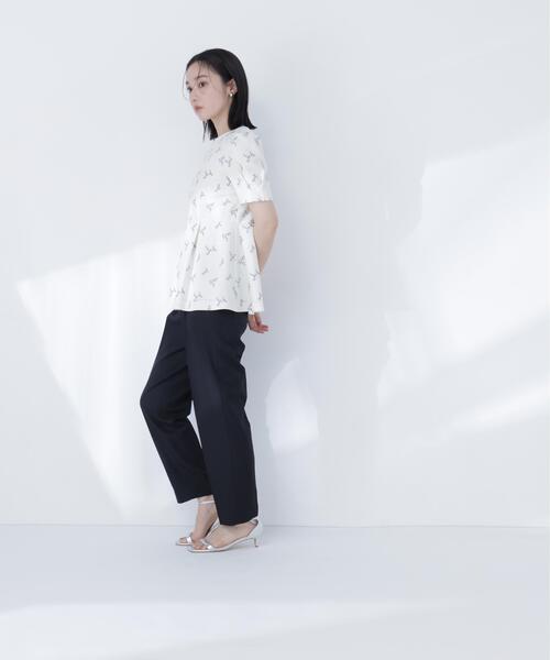 NATURAL BEAUTY BASIC(ナチュラルビューティーベーシック)の「撥水テーパードパンツ(その他パンツ・レディース・オフホワイト/ブラック・MEDIUM/SMALL)」の9枚目の写真