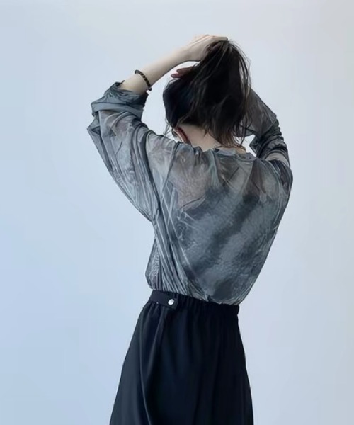 CELENA BEATS(セレナビーツ)の「タイダイ柄 シアー メッシュ ロング スリーブ トップス(Tシャツ/カットソー・レディース・ブラック・L/M/S)」の6枚目の写真