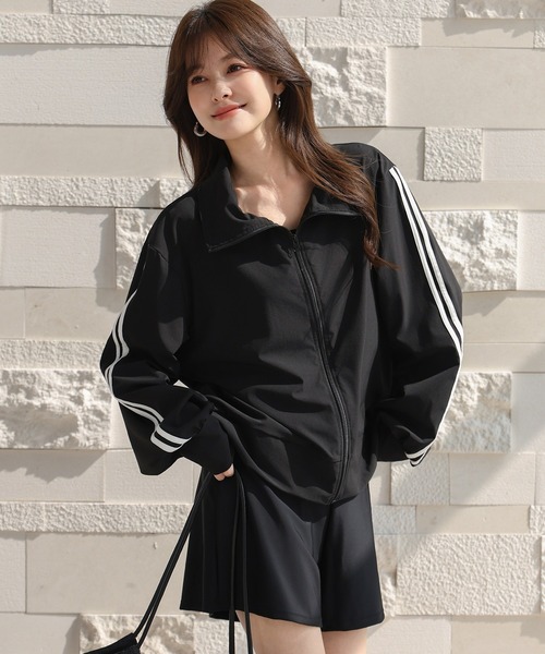 TeddyShop(テディショップ)の「【紫外線カット率99%以上/UPF50+/接触冷感/水陸両用/2WAYスタンドネック】長袖ダブルライン柄ラッシュガードブルゾン レディース(ラッシュガード・レディース・ホワイト/ブラック/ライトベージュ/チャコールグレー・L/S/M)」の20枚目の写真