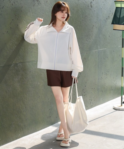 TeddyShop(テディショップ)の「【紫外線カット率99%以上/UPF50+/接触冷感/水陸両用/2WAYスタンドネック】長袖ダブルライン柄ラッシュガードブルゾン レディース(ラッシュガード・レディース・ホワイト/ブラック/ライトベージュ/チャコールグレー・L/S/M)」の16枚目の写真