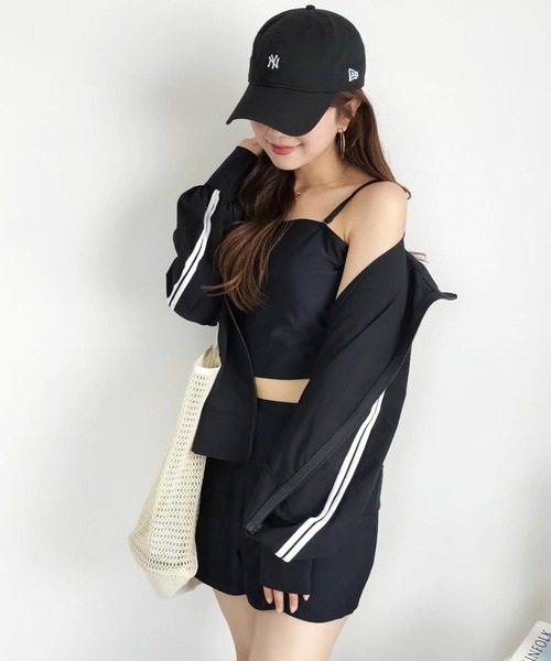 TeddyShop(テディショップ)の「【紫外線カット率99%以上/UPF50+/接触冷感/水陸両用/2WAYスタンドネック/ふわっと超軽量】長袖ダブルライン柄ラッシュガードブルゾン レディース(パーカー・レディース・ホワイト/ブラック/ライトベージュ/チャコールグレー・L/S/M)」の6枚目の写真
