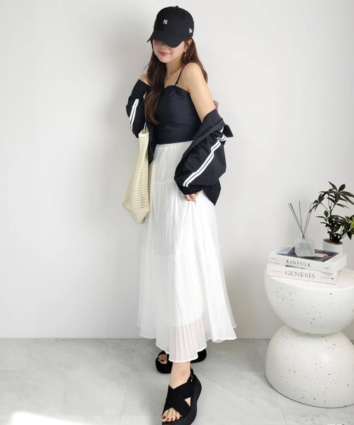 TeddyShop(テディショップ)の「【紫外線カット率99%以上/UPF50+/接触冷感/水陸両用/2WAYスタンドネック/ふわっと超軽量】長袖ダブルライン柄ラッシュガードブルゾン レディース(パーカー・レディース・ホワイト/ブラック/ライトベージュ/チャコールグレー・L/S/M)」の7枚目の写真