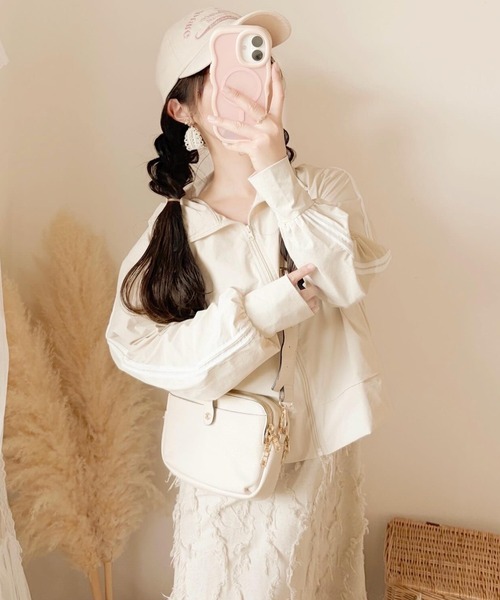 TeddyShop(テディショップ)の「【紫外線カット率99%以上/UPF50+/接触冷感/水陸両用/2WAYスタンドネック/ふわっと超軽量】長袖ダブルライン柄ラッシュガードブルゾン レディース(パーカー・レディース・ホワイト/ブラック/ライトベージュ/チャコールグレー・L/S/M)」の10枚目の写真