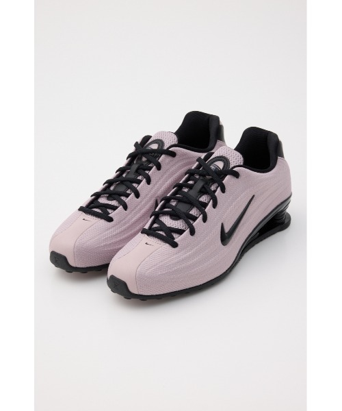 NIKE(ナイキ)の「ショックス Z(スニーカー・レディース・ブラック/ライトピンク・23.5cm/24.5cm/25.5cm)」の1枚目の写真