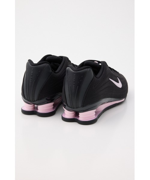 NIKE(ナイキ)の「ショックス Z(スニーカー・レディース・ブラック/ライトピンク・23.5cm/24.5cm/25.5cm)」の3枚目の写真