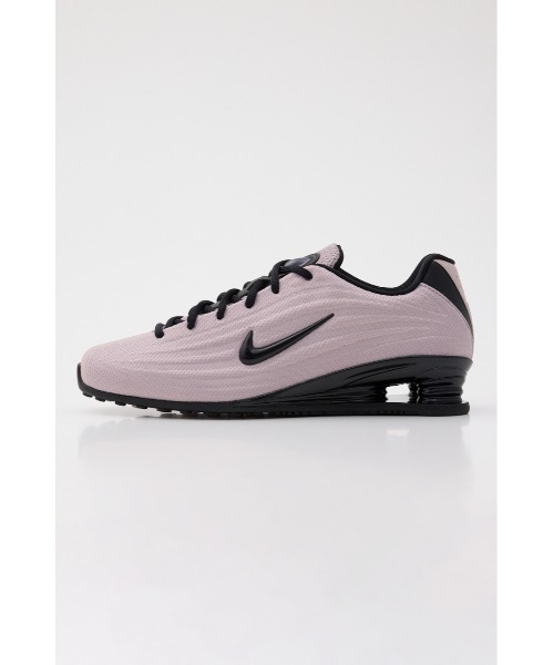 NIKE(ナイキ)の「ショックス Z(スニーカー・レディース・ブラック/ライトピンク・23.5cm/24.5cm/25.5cm)」の13枚目の写真