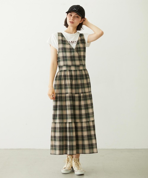 MILKFED.(ミルクフェド)の「APRON TIERED DRESS(ワンピース・レディース・ネイビー/レッド/グリーン・ONE SIZE)」の2枚目の写真