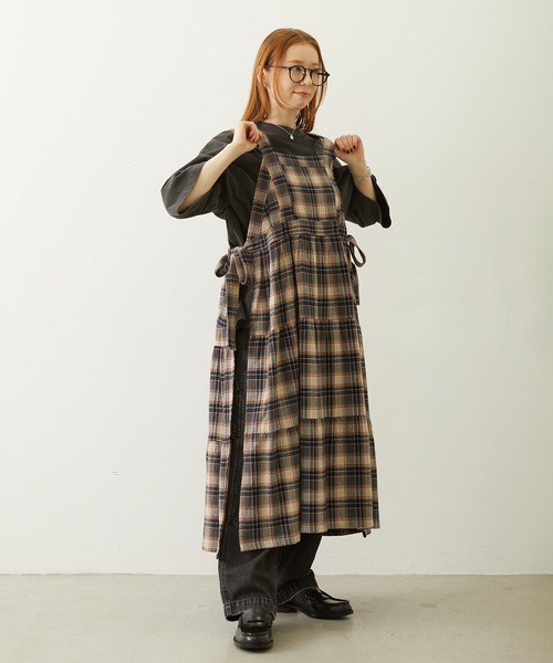 MILKFED.(ミルクフェド)の「APRON TIERED DRESS(ワンピース・レディース・ネイビー/レッド/グリーン・ONE SIZE)」の12枚目の写真