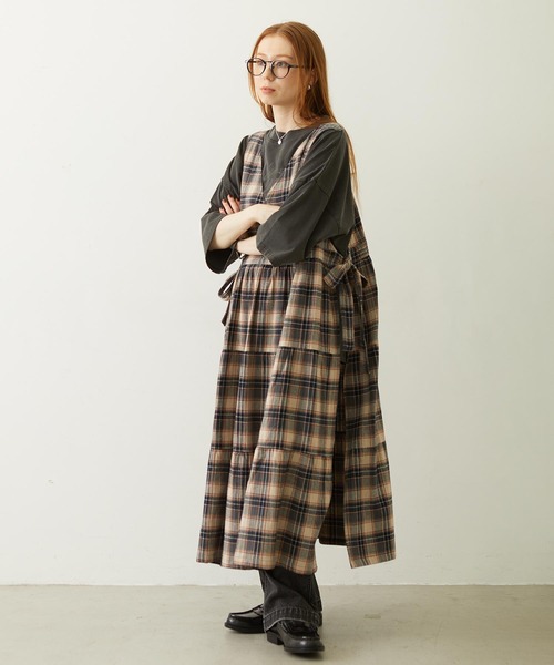 MILKFED.(ミルクフェド)の「APRON TIERED DRESS(ワンピース・レディース・ネイビー/レッド/グリーン・ONE SIZE)」の14枚目の写真