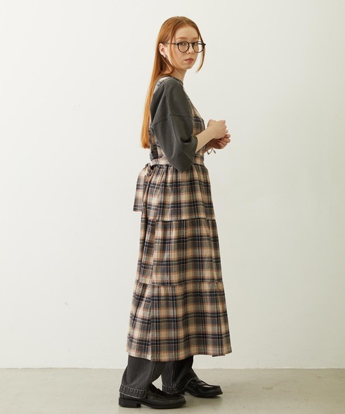 MILKFED.(ミルクフェド)の「APRON TIERED DRESS(ワンピース・レディース・ネイビー/レッド/グリーン・ONE SIZE)」の17枚目の写真