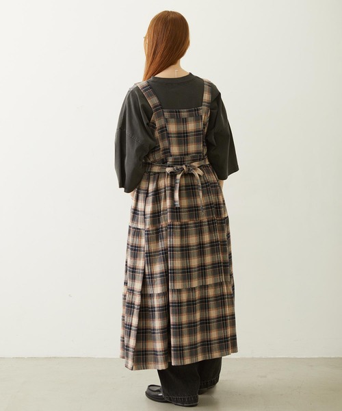 MILKFED.(ミルクフェド)の「APRON TIERED DRESS(ワンピース・レディース・ネイビー/レッド/グリーン・ONE SIZE)」の18枚目の写真