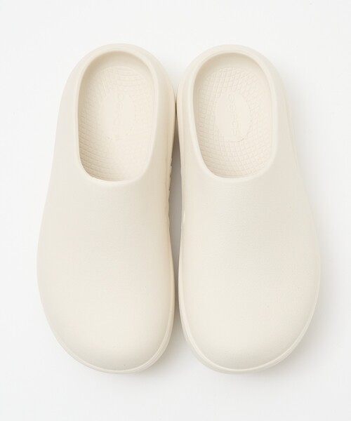 OOFOS(ウーフォス)の「【OOFOS】OOcloog+ ウークロッグ プラス リカバリーサンダル / クロッグサンダル(サンダル・レディース・ホワイト/ブラック・S/L/M)」の5枚目の写真