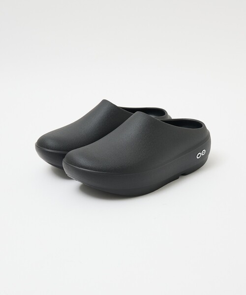OOFOS(ウーフォス)の「【OOFOS】OOcloog+ ウークロッグ プラス リカバリーサンダル / クロッグサンダル(サンダル・レディース・ホワイト/ブラック・S/L/M)」の7枚目の写真
