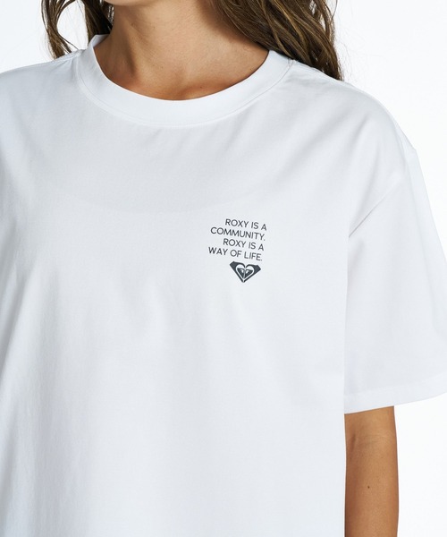 ROXY(ロキシー)の「ROXY HISTORICAL LOGO LINE ラッシュTシャツ /UVカット/EASY DRY 【2026年夏モデル】/ロキシー半袖ラッシュガード(水着)(Tシャツ/カットソー・レディース・ブラック/ホワイト/ミント・LARGE/MEDIUM/SMALL)」の4枚目の写真