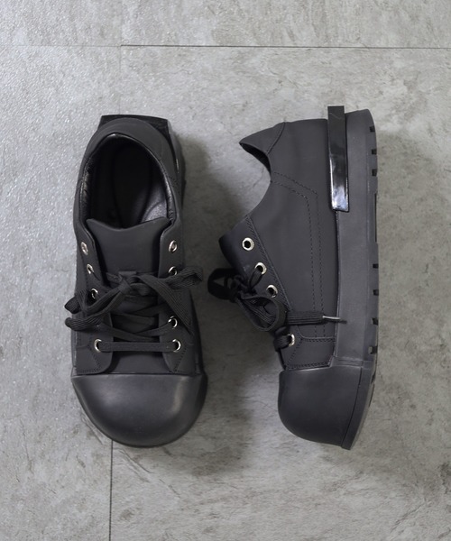 ATMARK(アットマーク)の「《3サイズ展開 / UNISEX 》コーティング ボリュームトゥスニーカー シューズ(スニーカー・メンズ・ブラック/アイボリー・L/M/XL)」の5枚目の写真