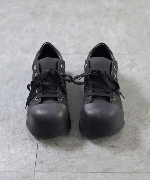 ATMARK(アットマーク)の「《3サイズ展開 / UNISEX 》コーティング ボリュームトゥスニーカー シューズ(スニーカー・メンズ・ブラック/アイボリー・L/M/XL)」の8枚目の写真
