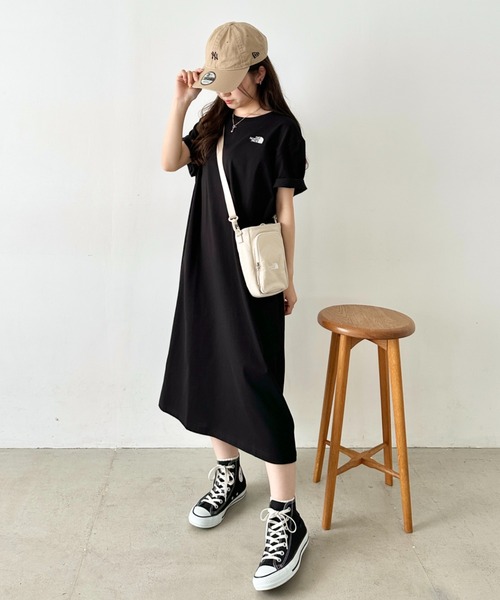 THE NORTH FACE(ザノースフェイス)の「THE NORTH FACE(ザ・ノースフェイス)/ロゴプリント 半袖Tシャツ ワンポイント 膝下ワンピ ロングワンピース/W'S DAYCOTTON S/S DRESS(ワンピース・レディース・ブラック/ダークベージュ/チャコールグレー・L/XL/M/S)」の8枚目の写真