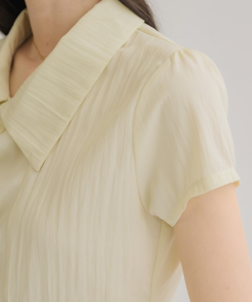 NEUNA(ヌナ)の「【シンプルなのに華やか見え◎】フロントタックコンパクトシャツ(シャツ/ブラウス・レディース・ブラック/アイボリー・FREE)」の22枚目の写真