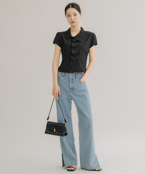NEUNA(ヌナ)の「【シンプルなのに華やか見え◎】フロントタックコンパクトシャツ(シャツ/ブラウス・レディース・ブラック/アイボリー・FREE)」の11枚目の写真