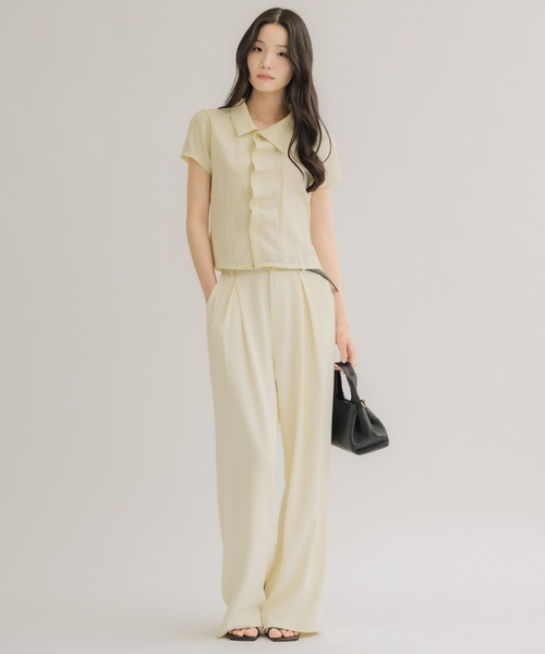NEUNA(ヌナ)の「【シンプルなのに華やか見え◎】フロントタックコンパクトシャツ(シャツ/ブラウス・レディース・ブラック/アイボリー・FREE)」の20枚目の写真