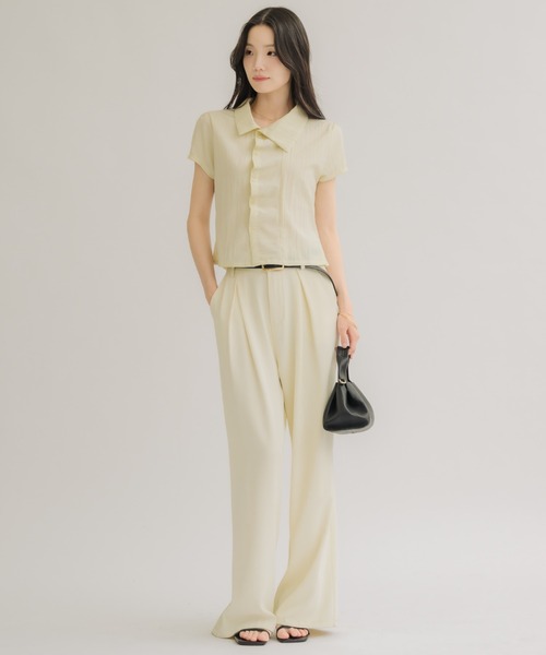 NEUNA(ヌナ)の「【シンプルなのに華やか見え◎】フロントタックコンパクトシャツ(シャツ/ブラウス・レディース・ブラック/アイボリー・FREE)」の18枚目の写真