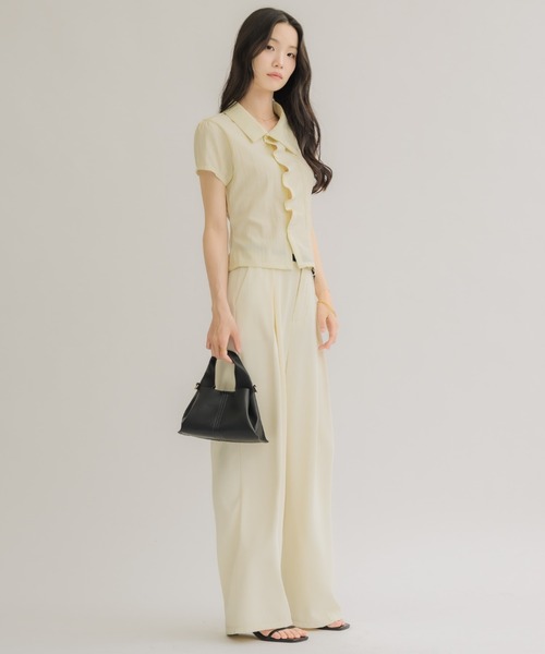 NEUNA(ヌナ)の「【シンプルなのに華やか見え◎】フロントタックコンパクトシャツ(シャツ/ブラウス・レディース・ブラック/アイボリー・FREE)」の17枚目の写真