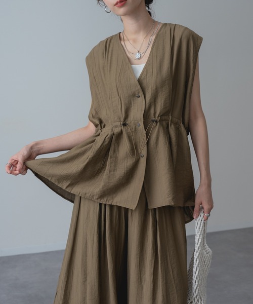 refinedworks（リファインドワークス）の「【refinedworks】きちんと見えする Vネック シアー ベスト（ベスト・レディース・カーキ/ブラック・FREE）」の7枚目の写真