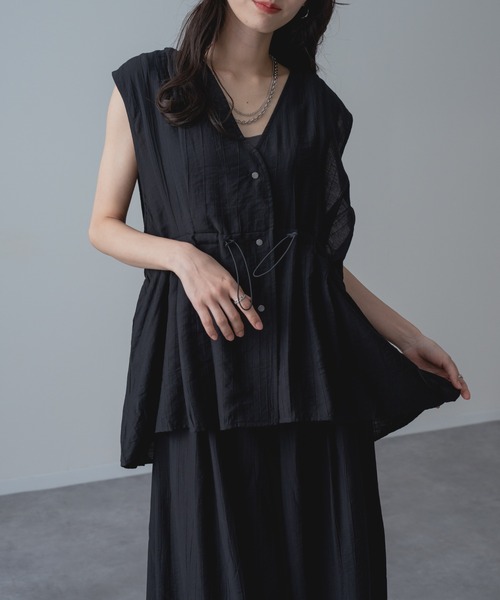 refinedworks（リファインドワークス）の「【refinedworks】きちんと見えする Vネック シアー ベスト（ベスト・レディース・カーキ/ブラック・FREE）」の19枚目の写真