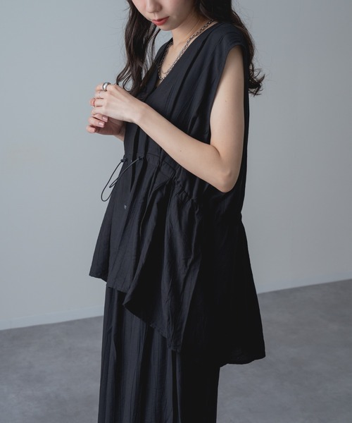 refinedworks（リファインドワークス）の「【refinedworks】きちんと見えする Vネック シアー ベスト（ベスト・レディース・カーキ/ブラック・FREE）」の22枚目の写真