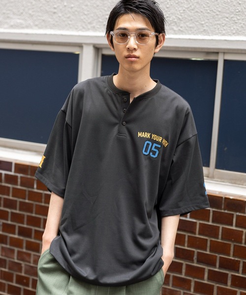 niko and...(ニコアンド)の「ベースボールヘンリーTシャツ(Tシャツ/カットソー・メンズ・チャコールグレー/オフホワイト/ライトブルー・LARGE/MEDIUM)」の19枚目の写真