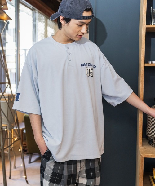 niko and...(ニコアンド)の「ベースボールヘンリーTシャツ(Tシャツ/カットソー・メンズ・チャコールグレー/オフホワイト/ライトブルー・LARGE/MEDIUM)」の13枚目の写真