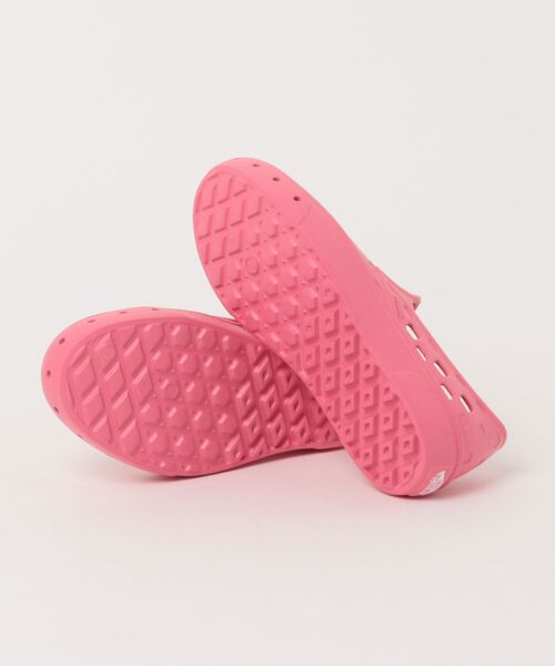 VANS(バンズ)の「キッズ スリッポン TRK / UY Slip-On TRK SUMMER BRIGHTS VN0A4UVICHL1(スリッポン・メンズ・ピンク・13/12/3/2/1/11)」の3枚目の写真