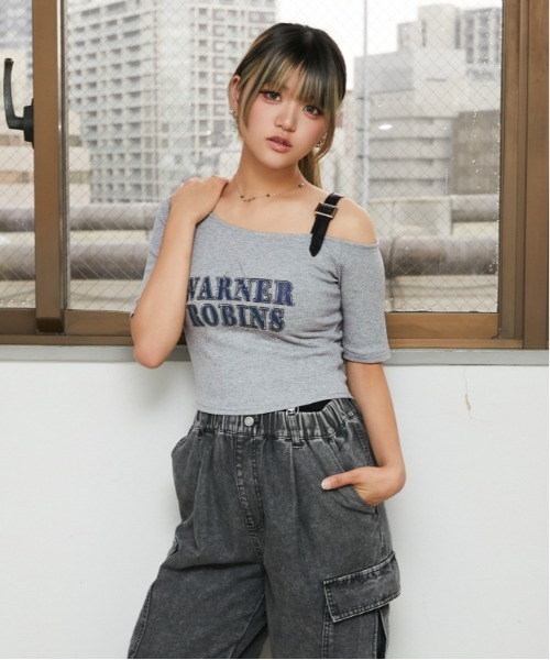 GORGE(ゴージ)の「《肩ベルト・華奢見え》ロゴリブカットソー/ストリート×Y2K/春夏/全3色(Tシャツ/カットソー・レディース・オフホワイト/グレー/ブラック・F)」の6枚目の写真