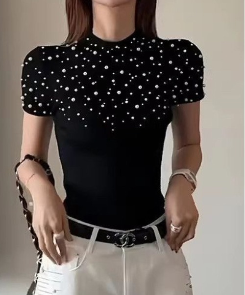 gossip!ロサンゼルス(ゴシップロサンゼルス)の「【Y2Kガーリー】 パール付き ニット クルーネック 半袖(Tシャツ/カットソー・レディース・ブラック・M)」の4枚目の写真