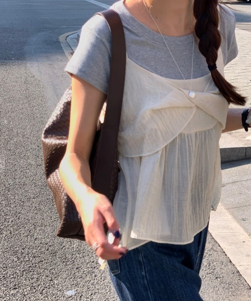 mineng(マイング)の「【アジャスター付き/オールシーズン】シャイニーギャザービスチェ(キャミソール・レディース・ブラウン/アイボリー/ブラック・FREE)」の16枚目の写真