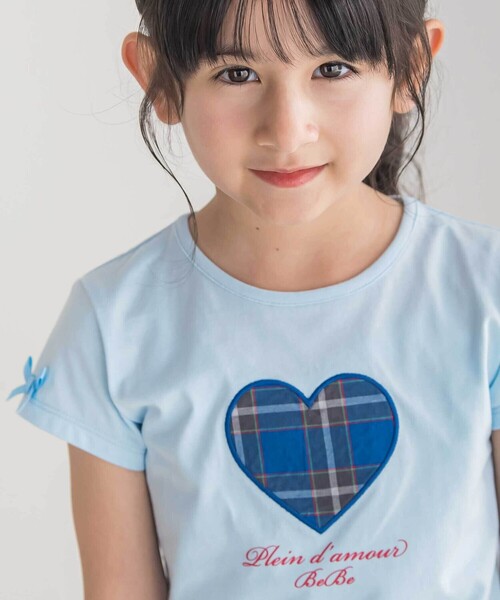 BeBe(ベベ)の「【お揃い】【神戸タータン×BeBe】チェックハートパッチ半袖Tシャツ(90~160cm)(Tシャツ/カットソー・キッズ・ブルー・130cm/150cm/140cm)」の5枚目の写真