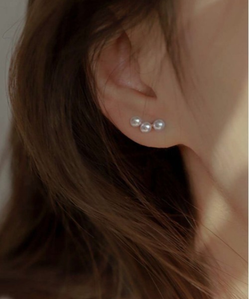 VIBGYOR（ヴィブジョー）の「【TUNE】連ミニピアス（ピアス（両耳用）・レディース・ホワイト/ブラック/シルバー・FREE）」の7枚目の写真