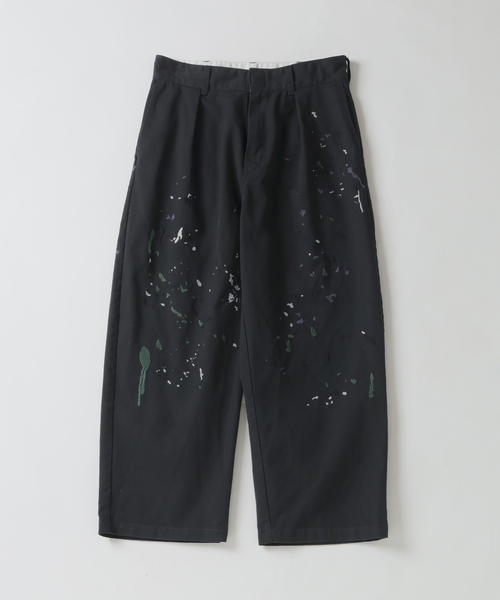 Dickies(ディッキーズ)の「《追加》Dickies / ディッキーズ 別注 スプラッシュ 刺繍 カーブ ワークパンツ(チノパンツ・メンズ・ブラック/ベージュ・LARGE/MEDIUM)」の2枚目の写真