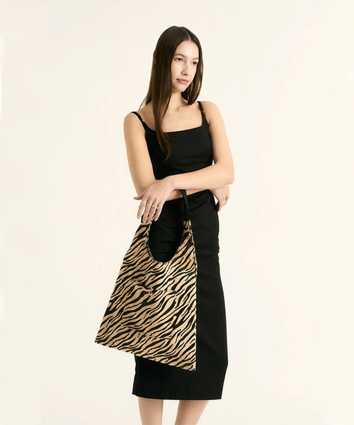 STYLEHAN(スタイルハン)の「ジブラショッパーバッグ GoldBeige(ショルダーバッグ・レディース・ベージュ/ゴールド・FREE)」の6枚目の写真