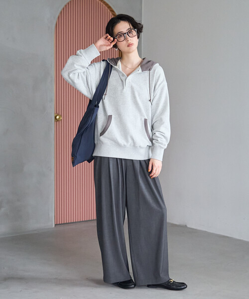 FREAK'S STORE(フリークスストア)の「FRUIT OF THE LOOM × FREAK'S STORE/フルーツオブザルーム 別注 ヘンリーネック スウェットパーカー/配色フーディ(Tシャツ/カットソー・レディース・ワイン/チャコール/グレー・フリ-)」の7枚目の写真