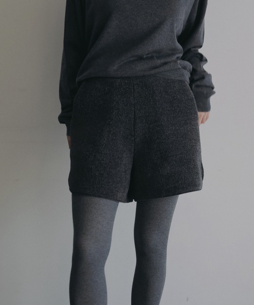anuke(アンヌーク)の「Velour Short Pants(その他パンツ・レディース・ブラック/チャコールグレー・36inch/38inch)」の2枚目の写真