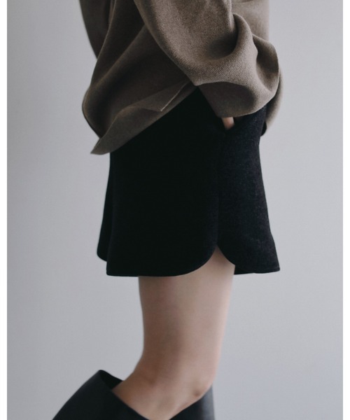 anuke(アンヌーク)の「Velour Short Pants(その他パンツ・レディース・ブラック/チャコールグレー・36inch/38inch)」の7枚目の写真