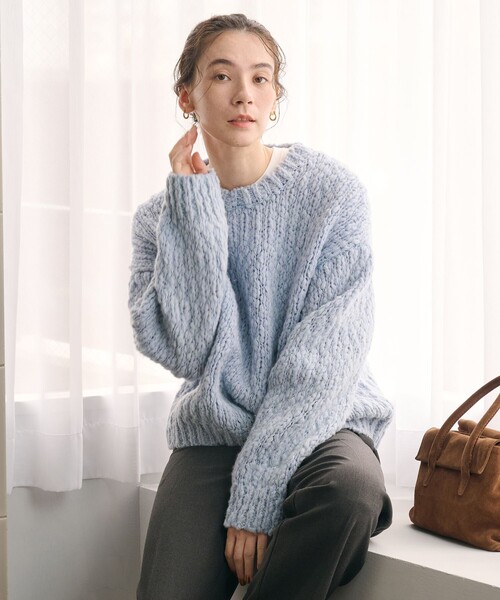 BEAUTY&YOUTH UNITED ARROWS(ビューティーアンドユースユナイテッドアローズ)の「ジャンボスラブ クルーネック ニットプルオーバー(ニット/セーター・レディース・ライトブルー/オフホワイト/ネイビー・FREE)」の5枚目の写真